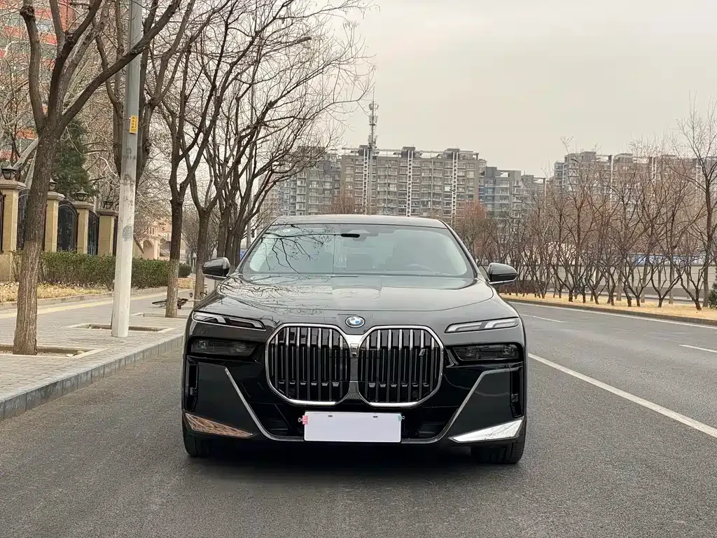 BMW i7 2023 из CN, фото 1
