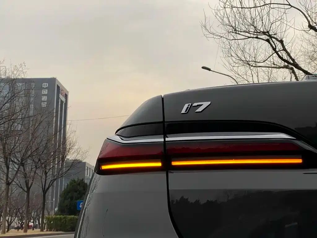 BMW i7 2023 из CN, фото 5
