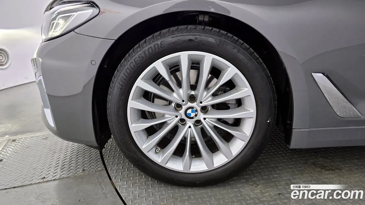 BMW 5-Series 2022 из KR, фото 9