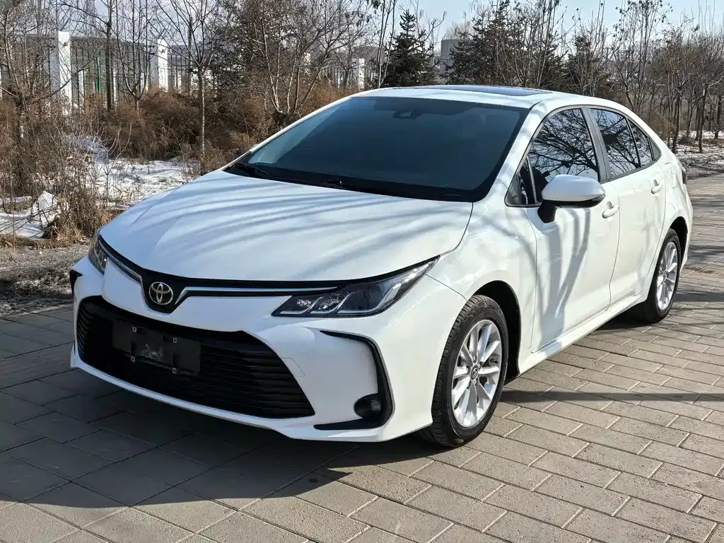 Toyota Corolla — фото 1