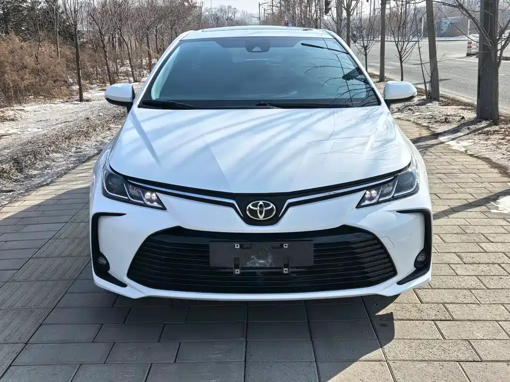 Toyota Corolla — фото 6