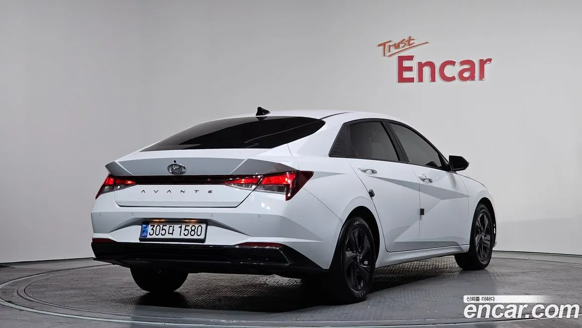 Hyundai AVANTE — фото 3