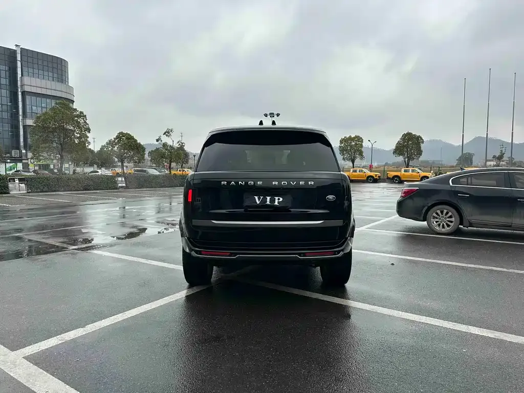 Land Rover Range Rover 2024 из CN, фото 2