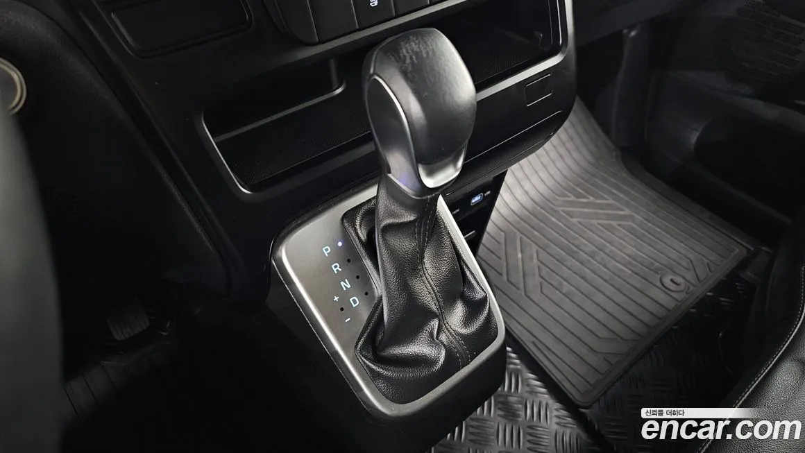 Hyundai Staria — фото 3
