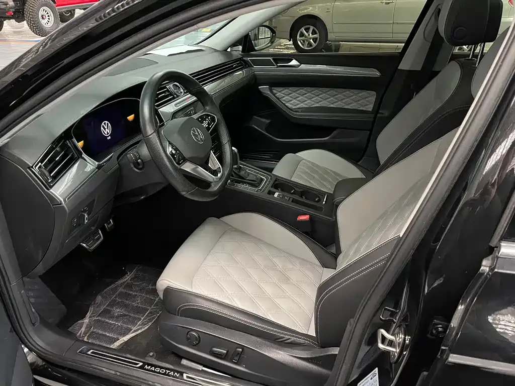 Volkswagen Magotan 2023 из CN, фото 8