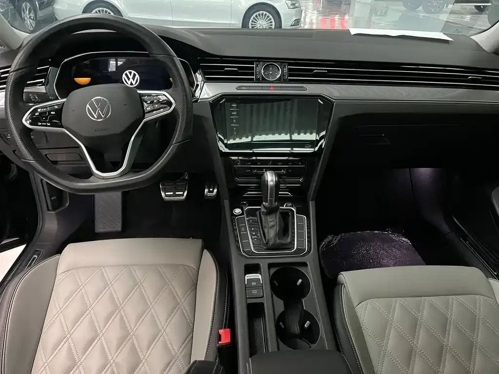 Volkswagen Magotan 2023 из CN, фото 10