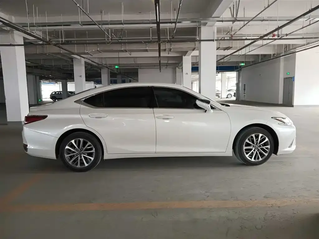 Lexus ES — фото 7