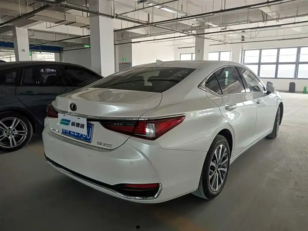 Lexus ES — фото 6
