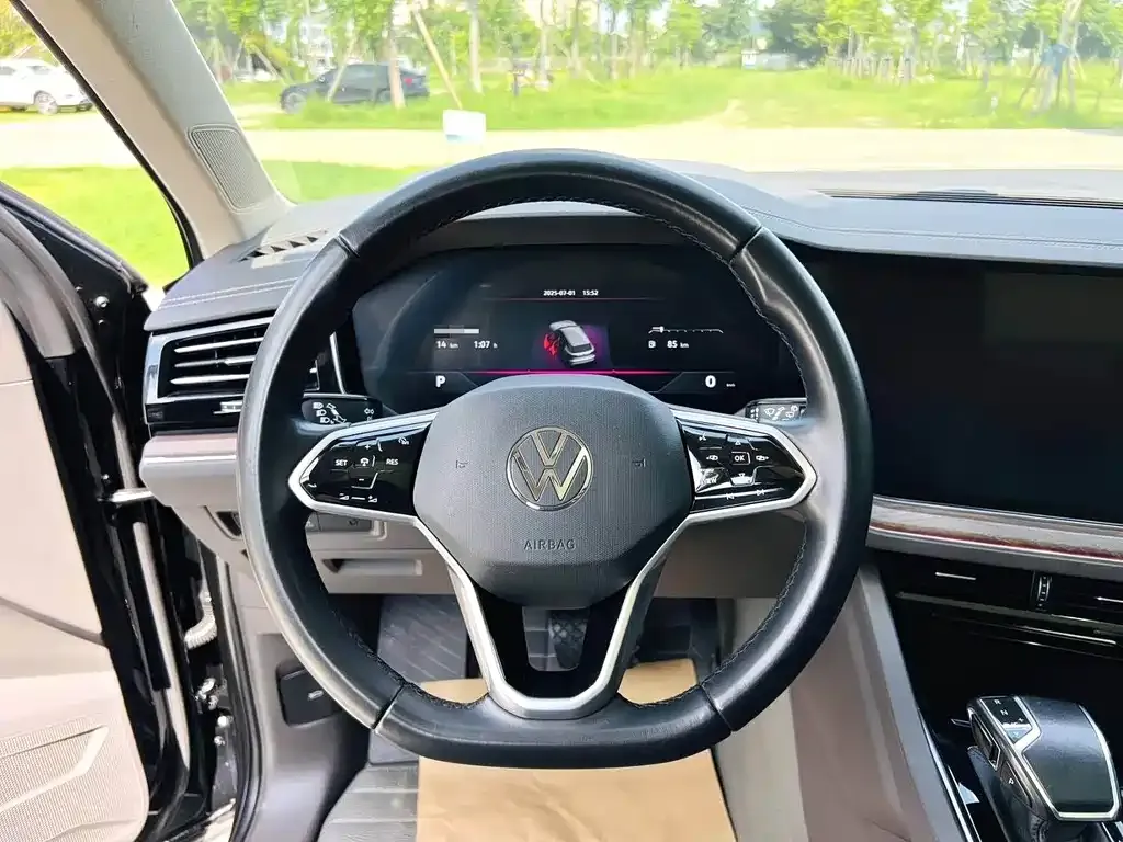 Volkswagen Touareg 2022 из CN, фото 8
