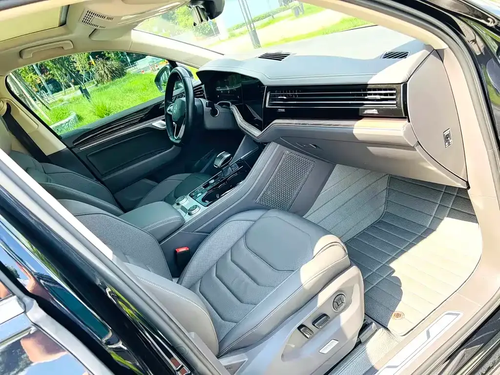 Volkswagen Touareg 2022 из CN, фото 9