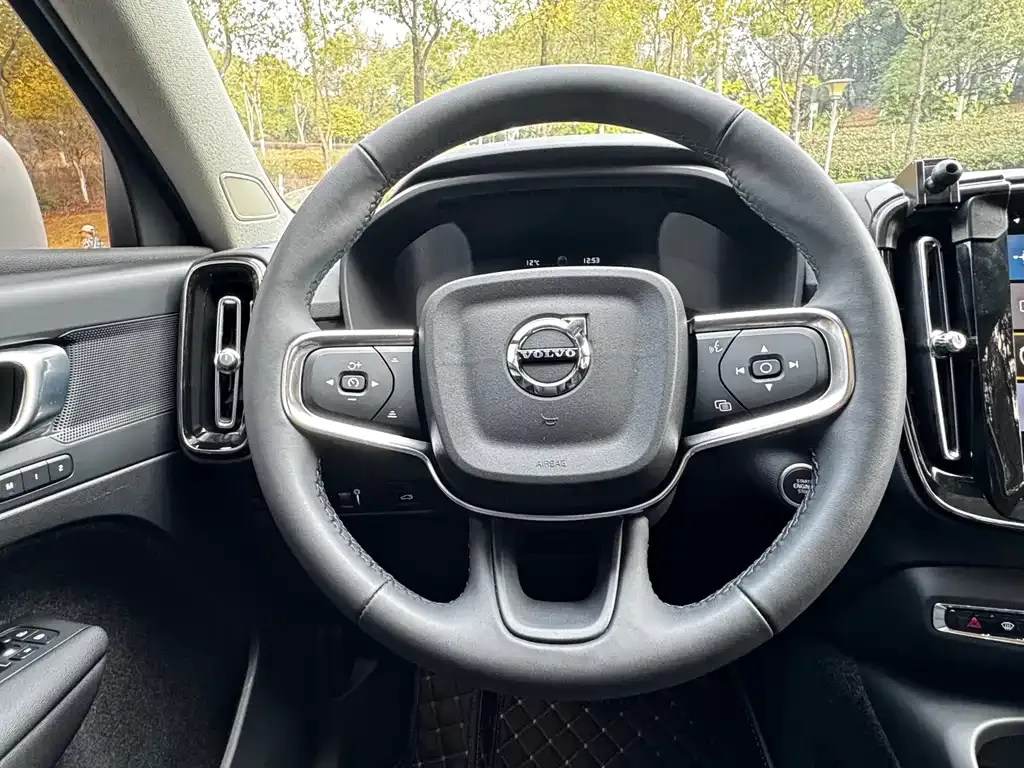 Volvo XC40 2022 из CN, фото 3
