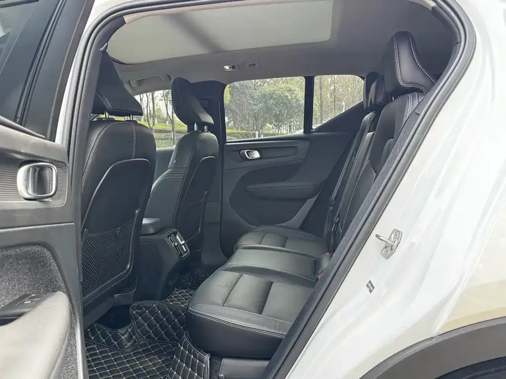 Volvo XC40 2022 из CN, фото 6