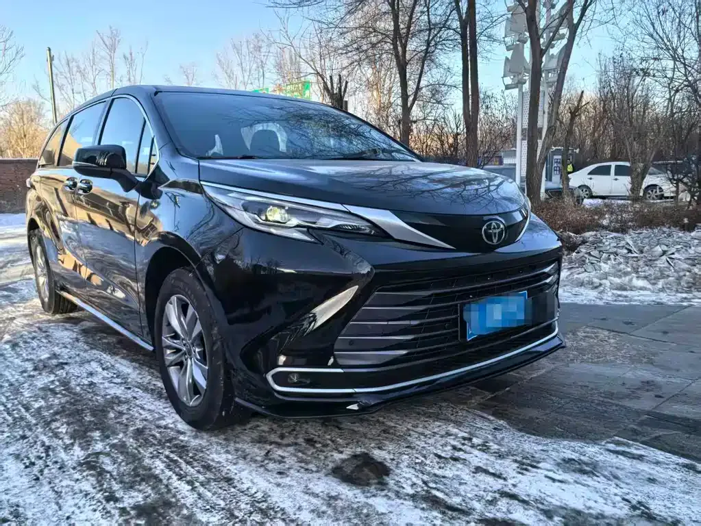 Toyota Sienna 2025 из CN, фото 9