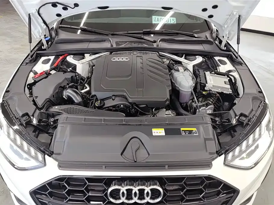 Audi A4L 2024 из CN, фото 10