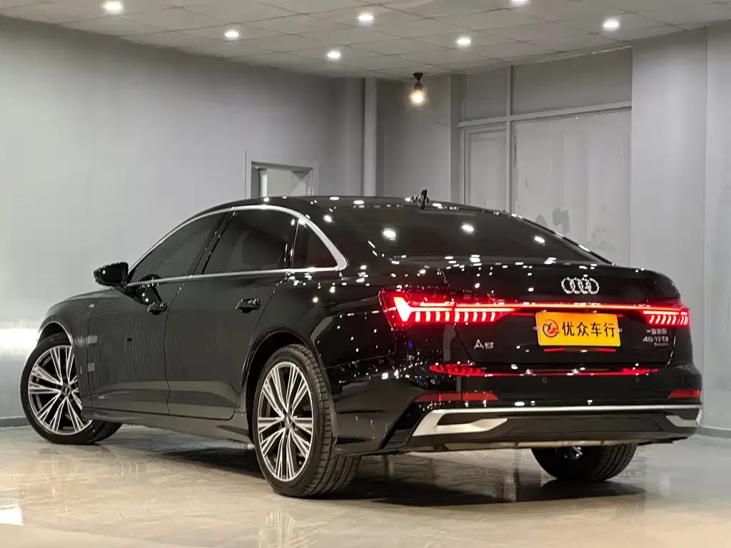 Audi A6L — фото 9