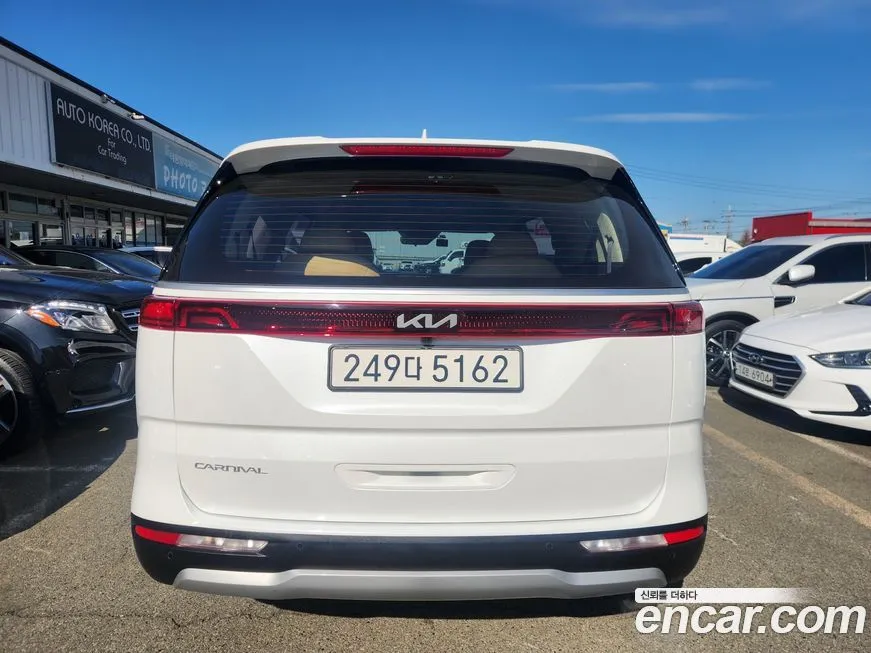 Kia Carnival — фото 6