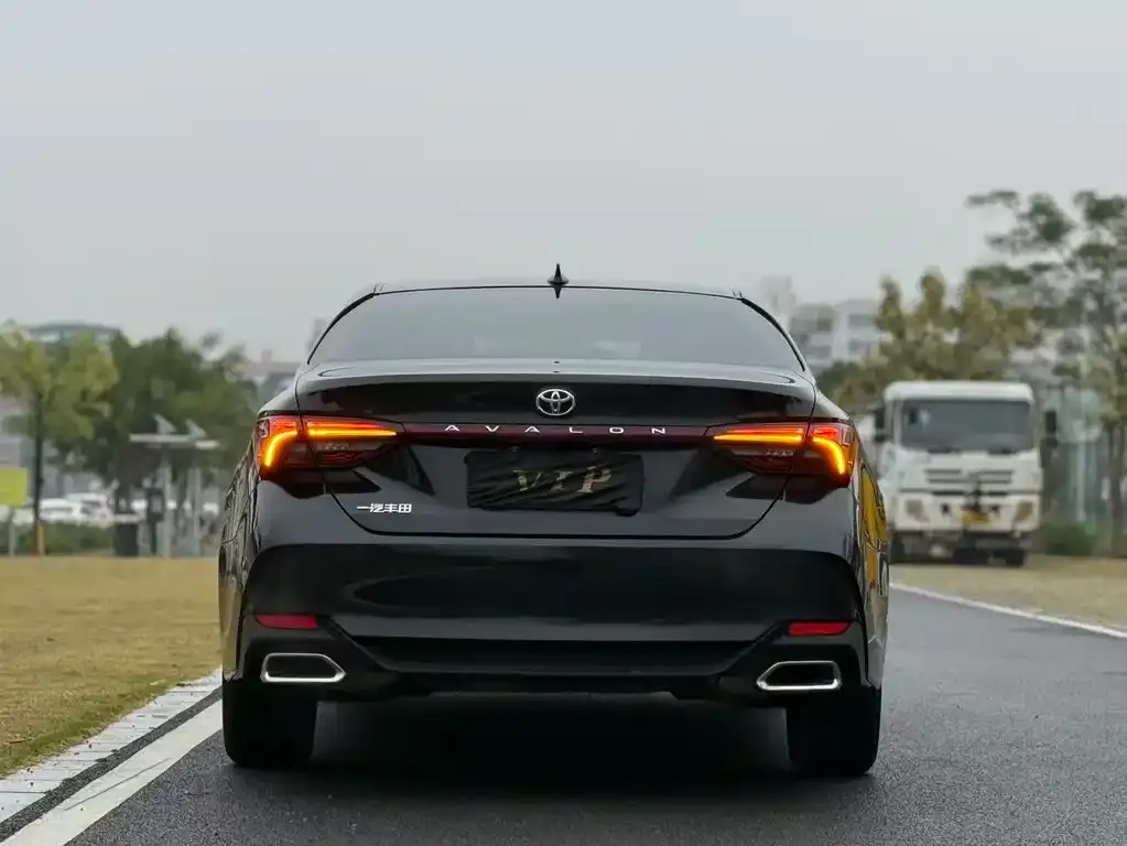 Toyota Avalon 2024 из CN, фото 2
