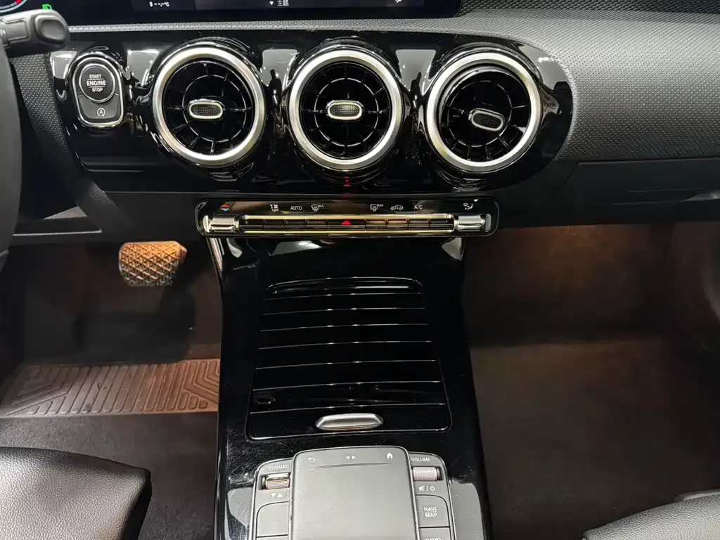 Mercedes-Benz A-Class 2021 из CN, фото 8