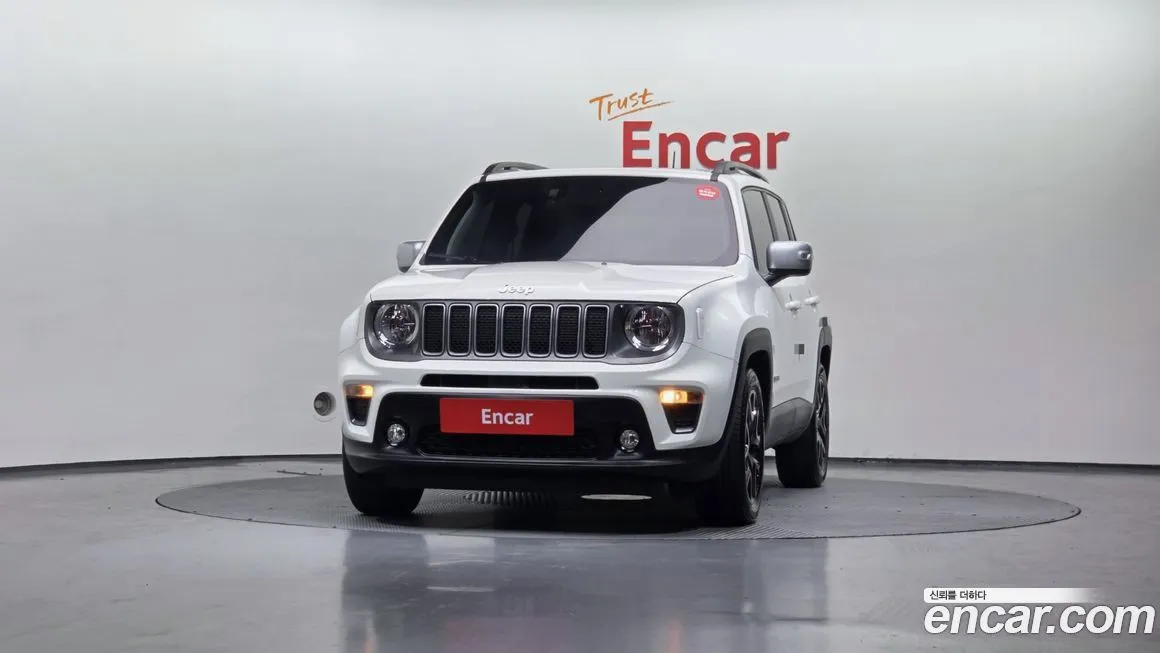 Jeep Renegade — фото 7
