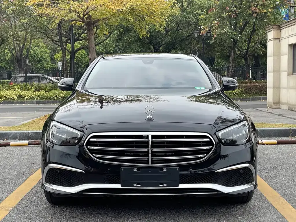 Mercedes-Benz E-Class — фото 8