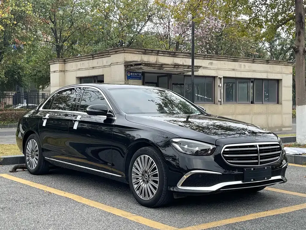 Mercedes-Benz E-Class — фото 3