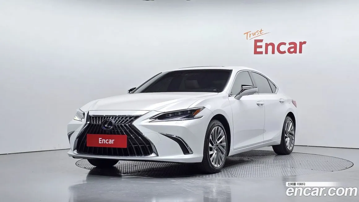 Lexus ES — фото 1