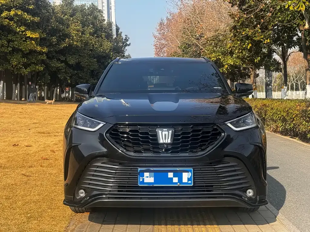 Toyota Crown Kluger 2024 из CN, фото 5