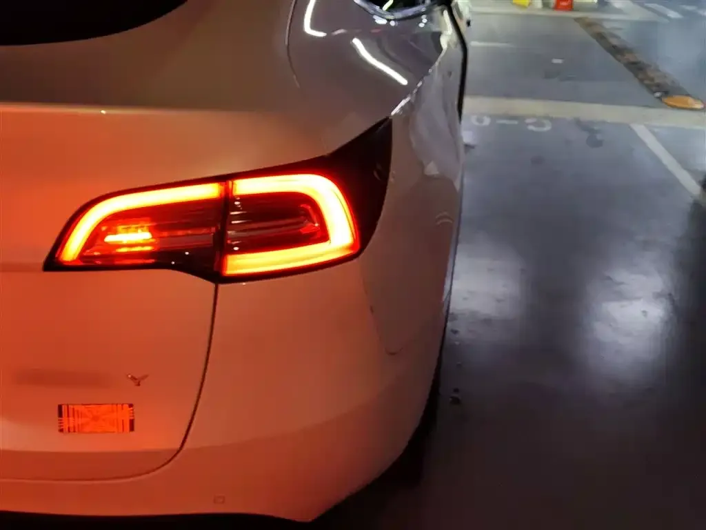 Tesla Model Y 2023 из CN, фото 8