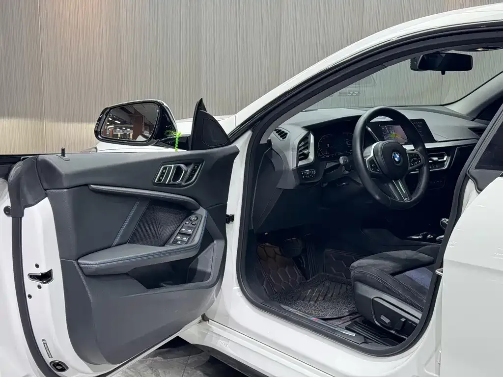 BMW 2 Series (Import) 2023 из CN, фото 2