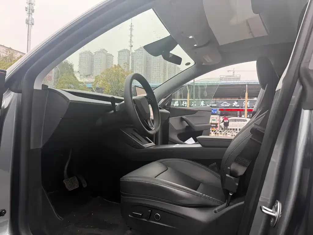 Tesla Model Y 2025 из CN, фото 6