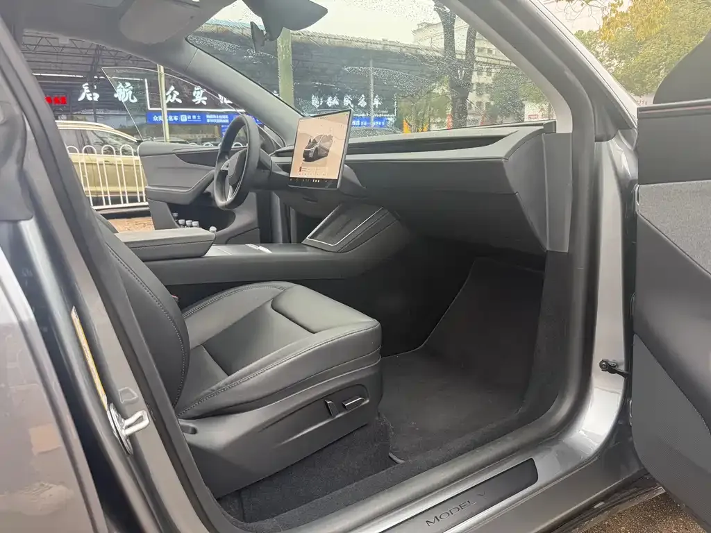 Tesla Model Y 2025 из CN, фото 3