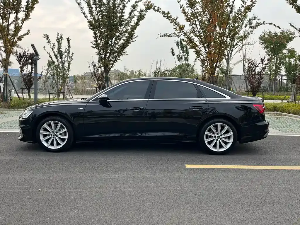 Audi A6L 2022 из CN, фото 6