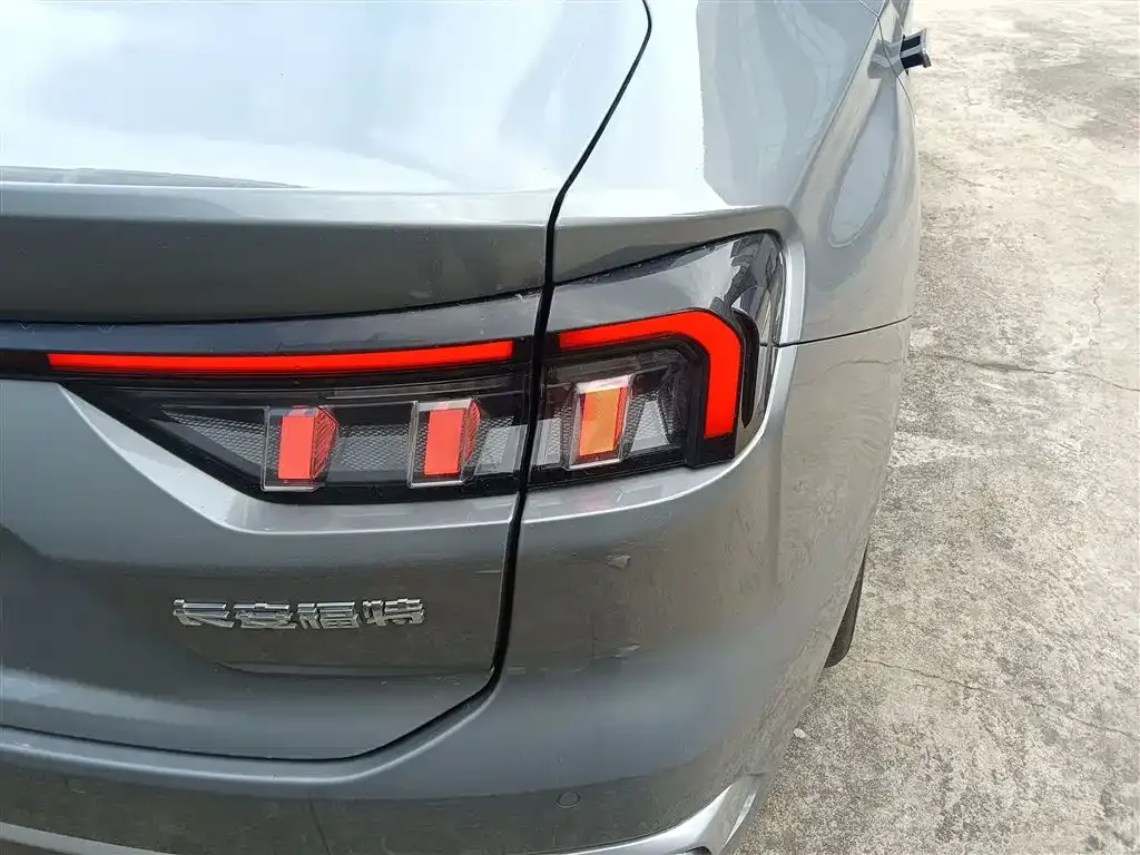 Ford Mondeo 2023 из CN, фото 2