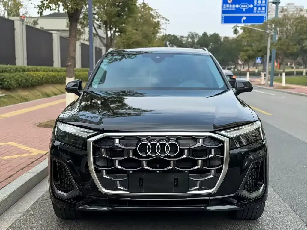 Audi Q7 — фото 6