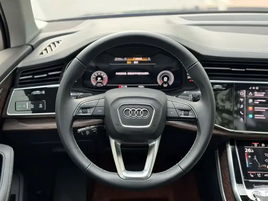 Audi Q7 — фото 2
