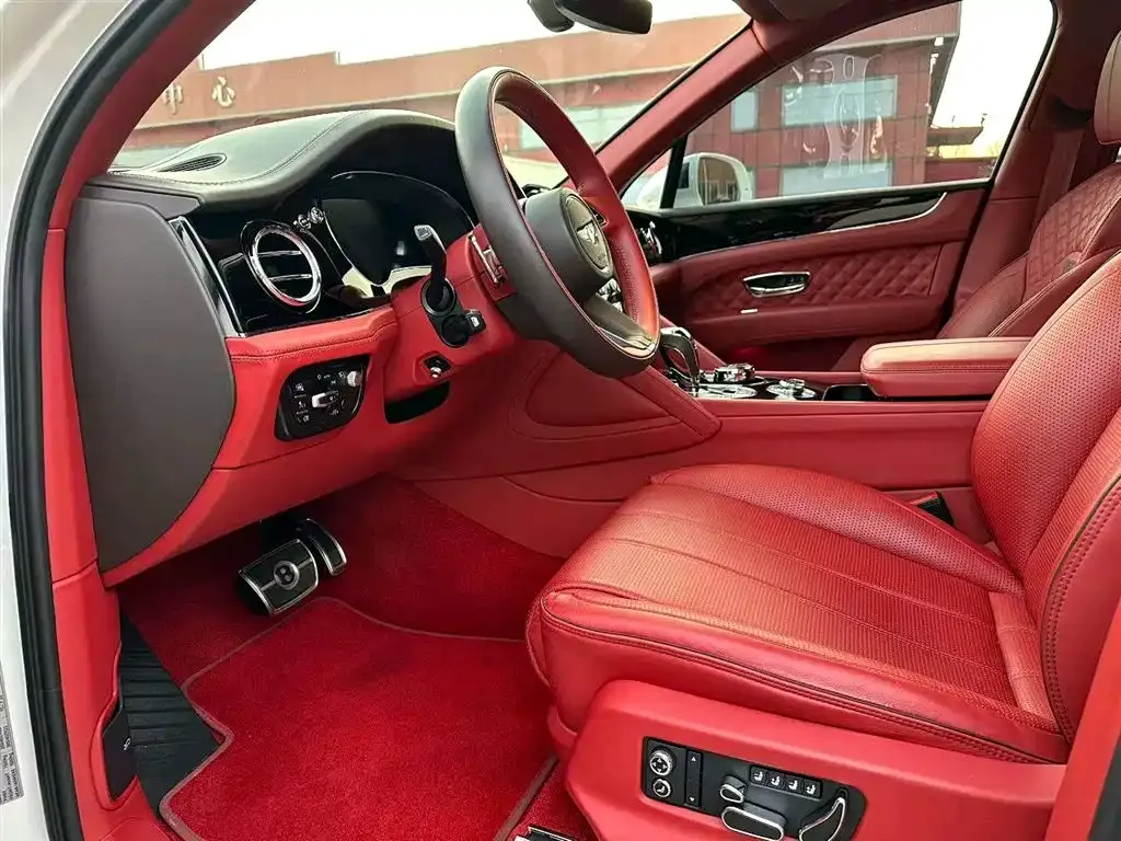 Bentley Bentayga 2022 из CN, фото 2