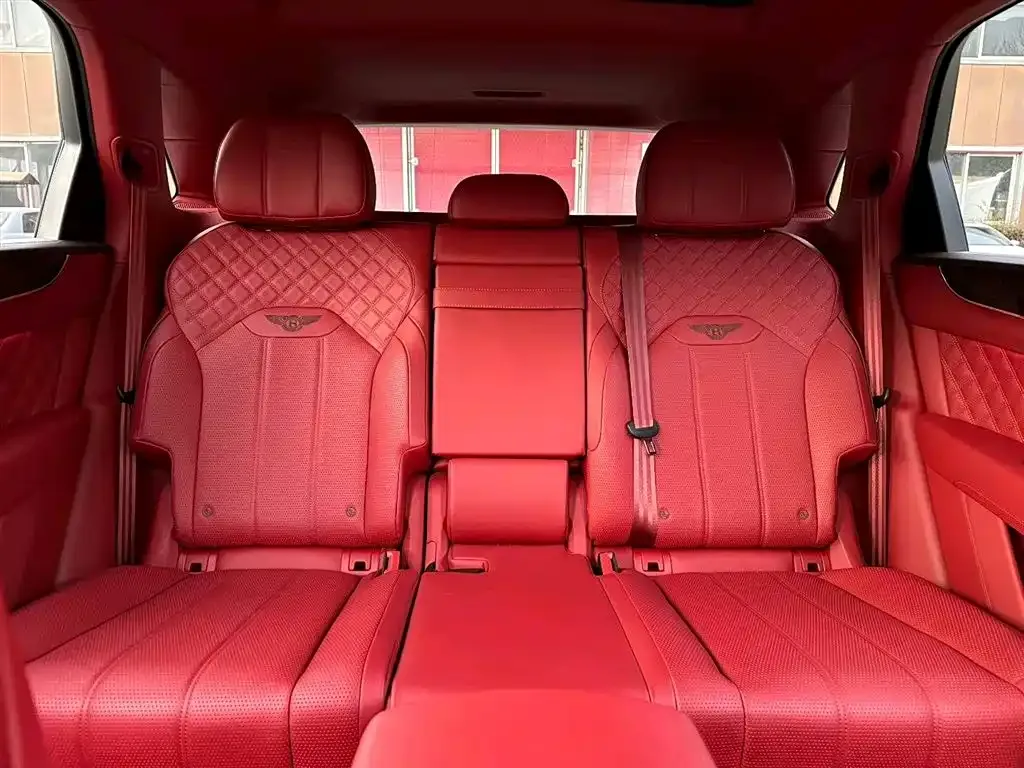 Bentley Bentayga 2022 из CN, фото 9