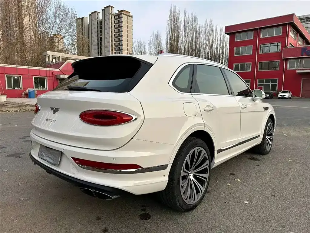 Bentley Bentayga 2022 из CN, фото 6