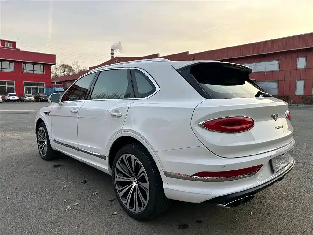 Bentley Bentayga 2022 из CN, фото 3