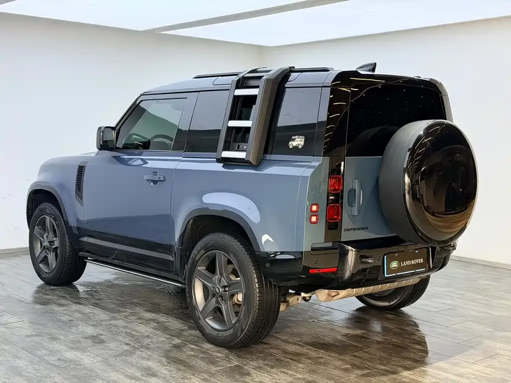 Land Rover Defender — фото 10