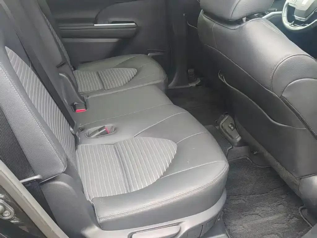 Toyota Crown Kluger 2024 из CN, фото 9