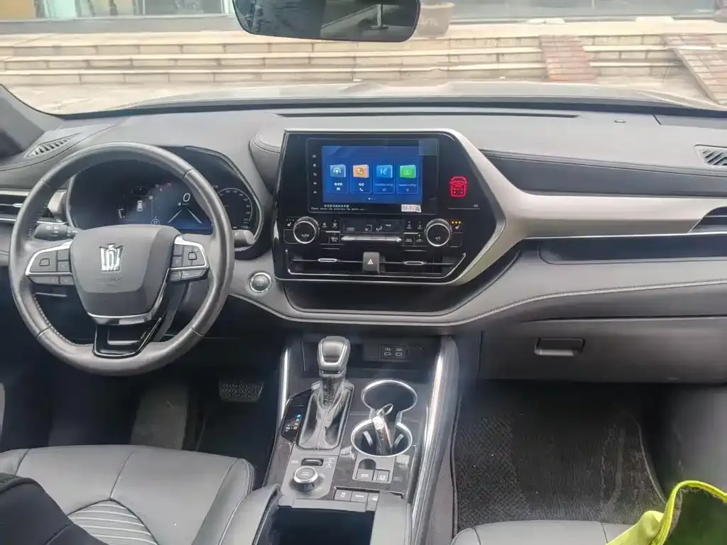 Toyota Crown Kluger 2024 из CN, фото 8