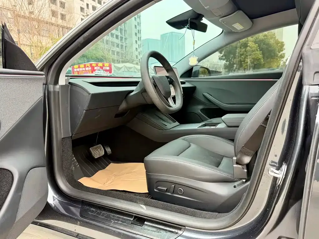 Tesla Model 3 — фото 6