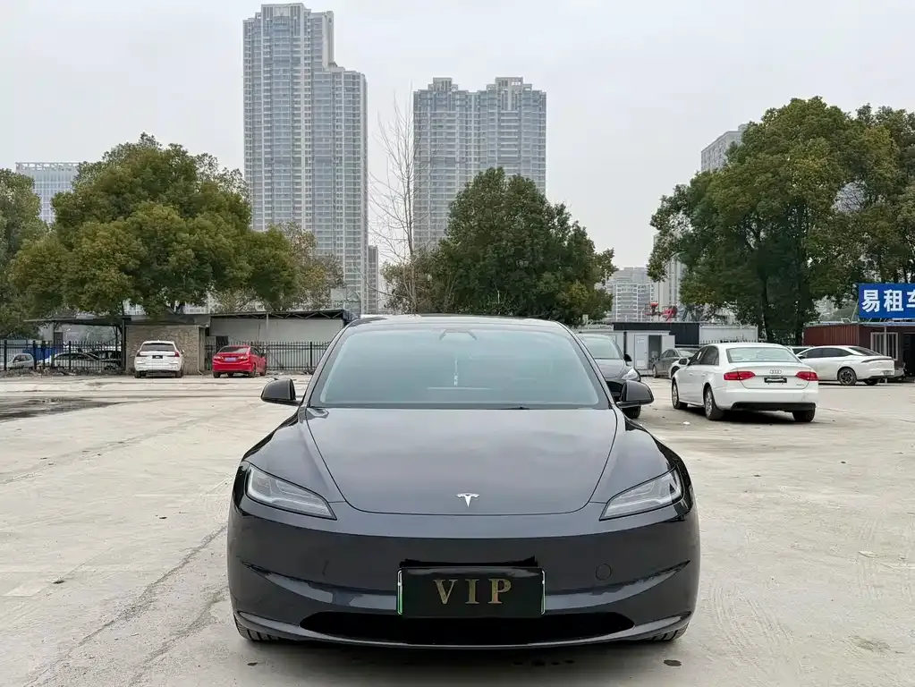 Tesla Model 3 — фото 5