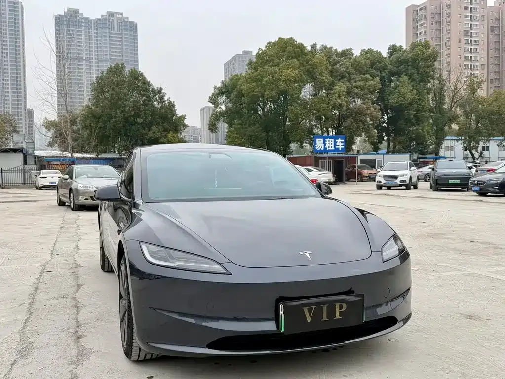 Tesla Model 3 — фото 10