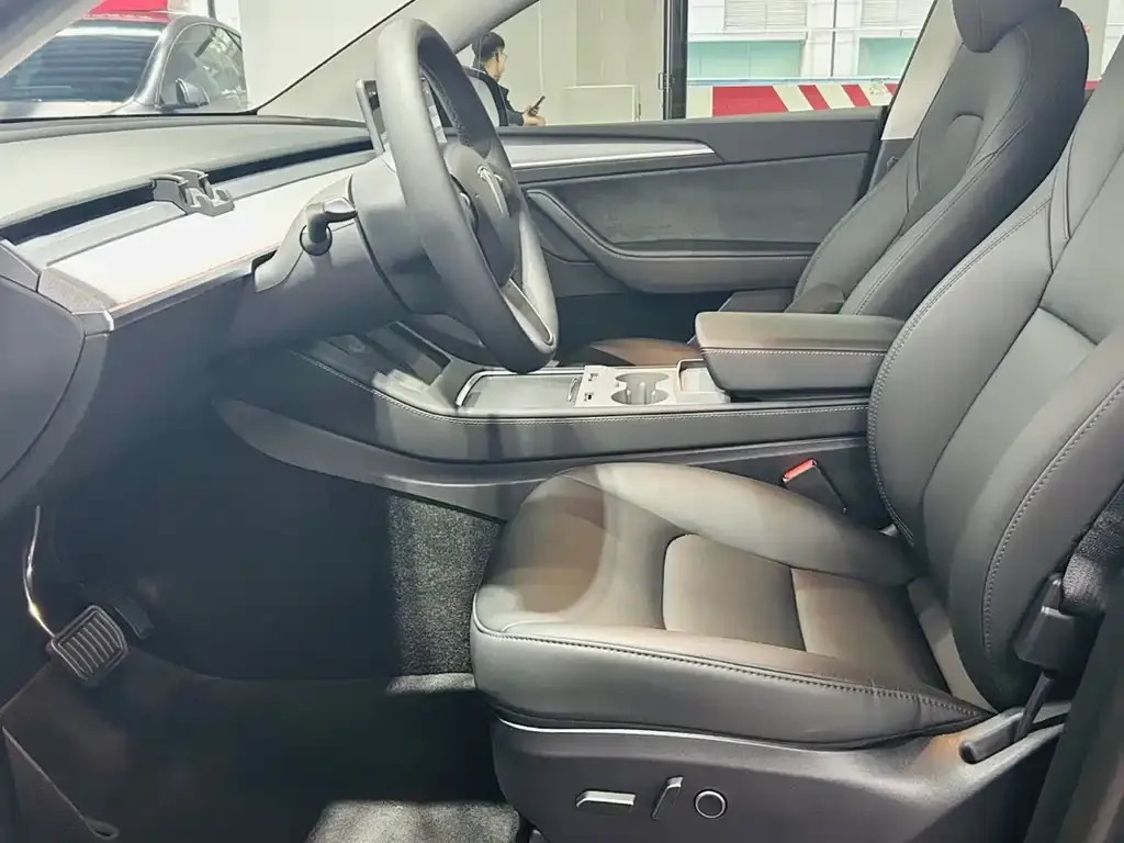 Tesla Model Y 2024 из CN, фото 7