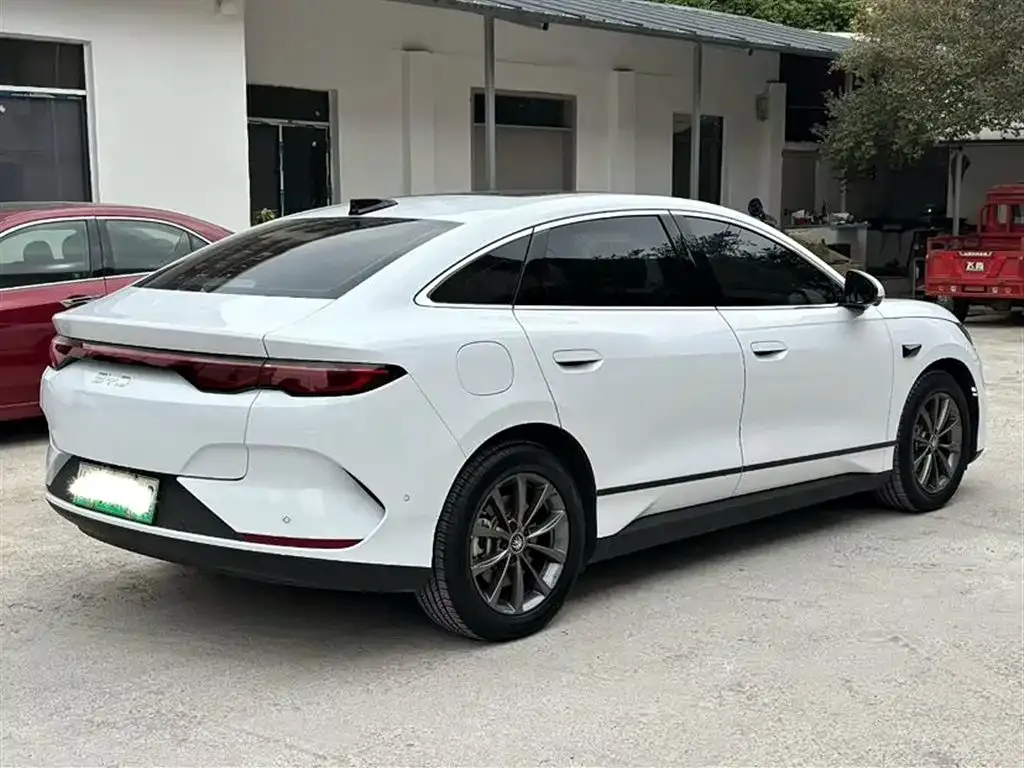 BYD Qin L — фото 8