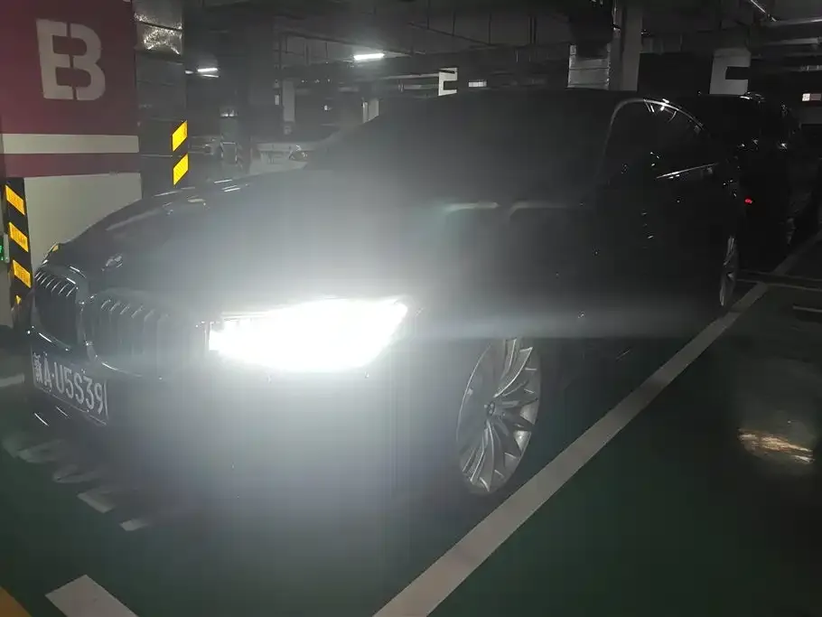 BMW 5 Series 2023 из CN, фото 2