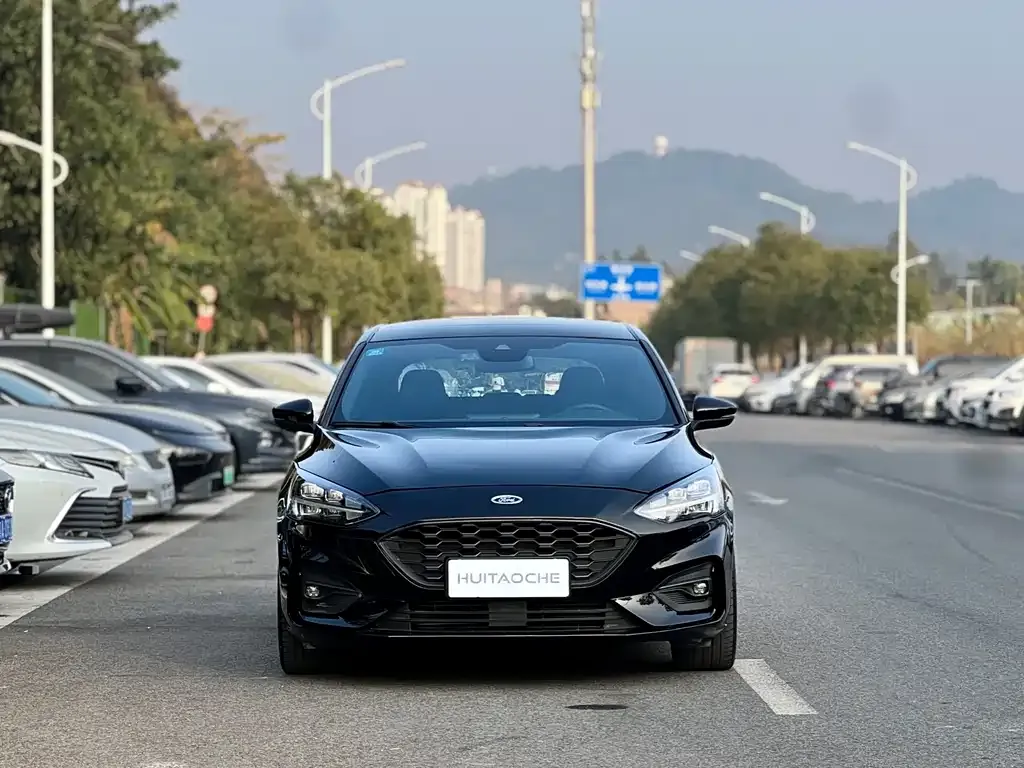 Ford Focus 2021 из CN, фото 3