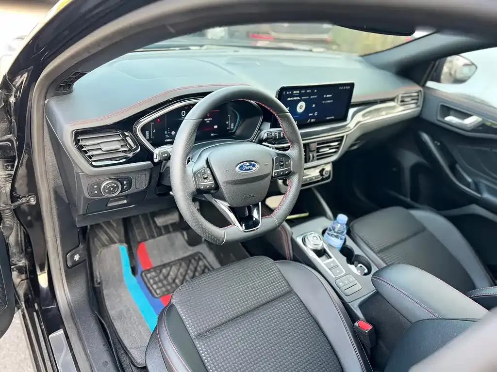Ford Focus 2021 из CN, фото 4